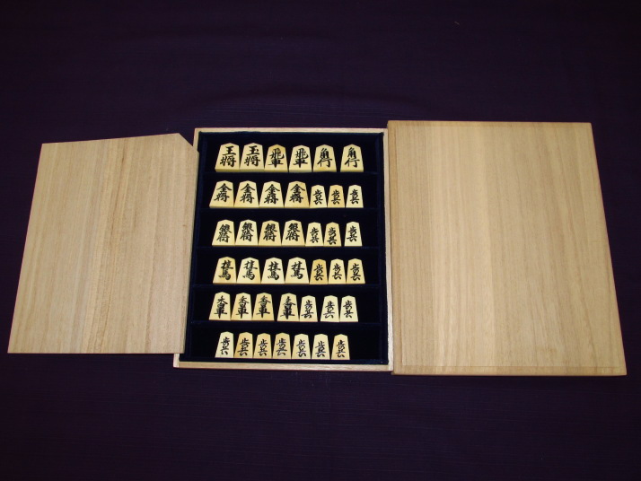 【流】本象牙彫刻 将棋駒 重量216g ZWA136 流本象牙彫刻 将棋駒 重量216g ZWA136