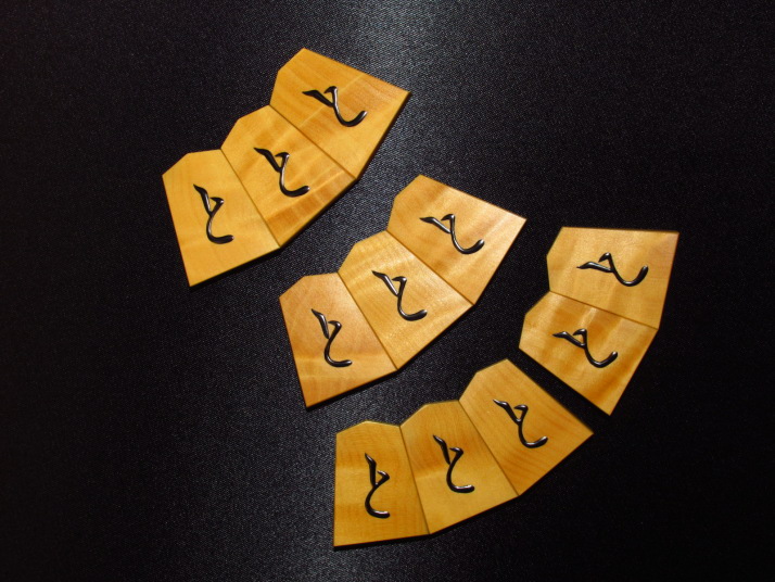 将棋駒 仙佳作 錦旗 黄楊特上彫 07-20-008 将棋駒(黄楊 錦旗 将棋駒 仙佳作 錦旗 黄楊特上彫