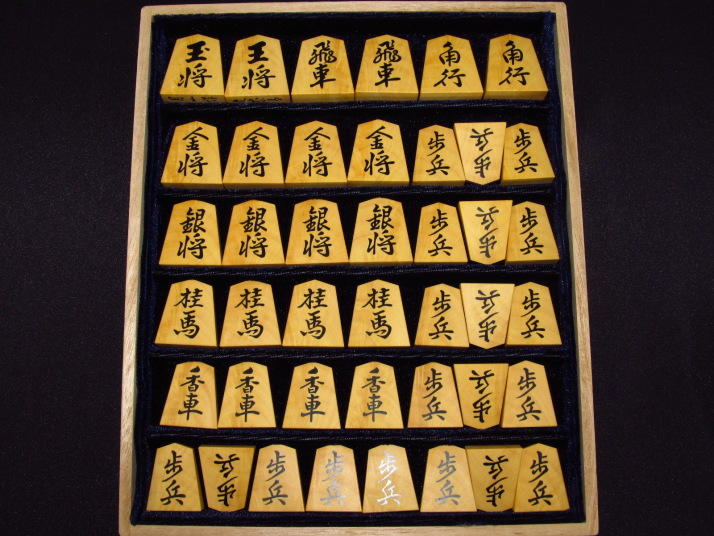 ヤフーオークション 出品代行 トウシン 月山作大山名人書薩摩黄楊孔雀 