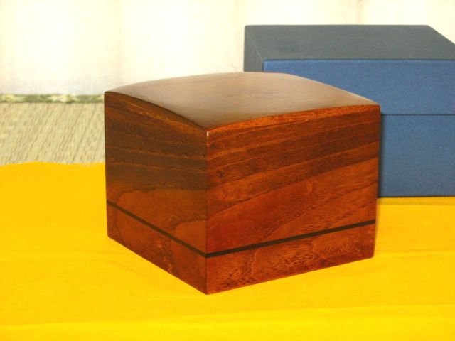 ●栴檀（センダン）　将棋　駒箱 四隅落ち　新品　化粧箱付き  栴檀 四隅落ち 将棋 駒箱 新品 化粧箱付き 100%新品，限定SALE